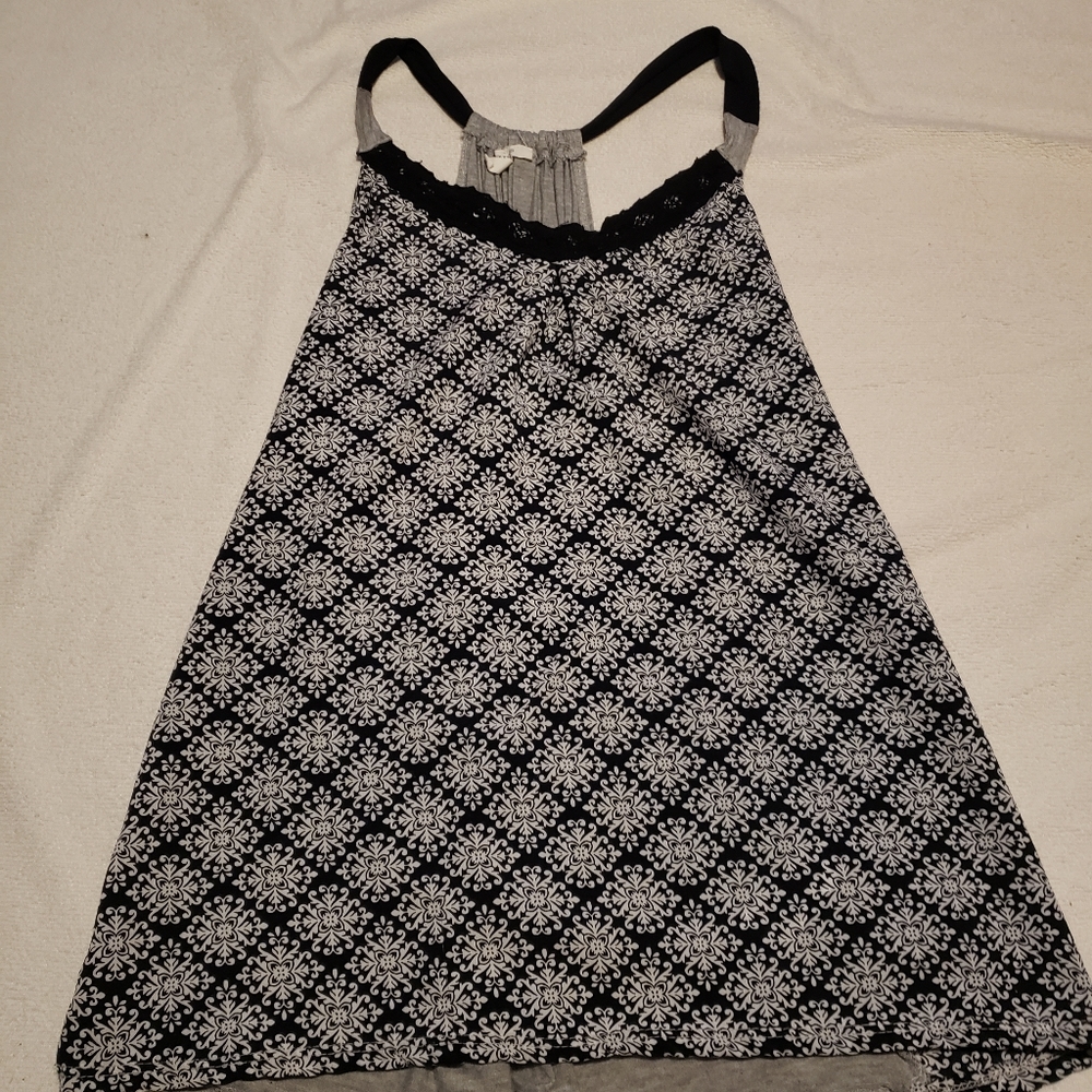 Maurices tank w crochet details at neckline